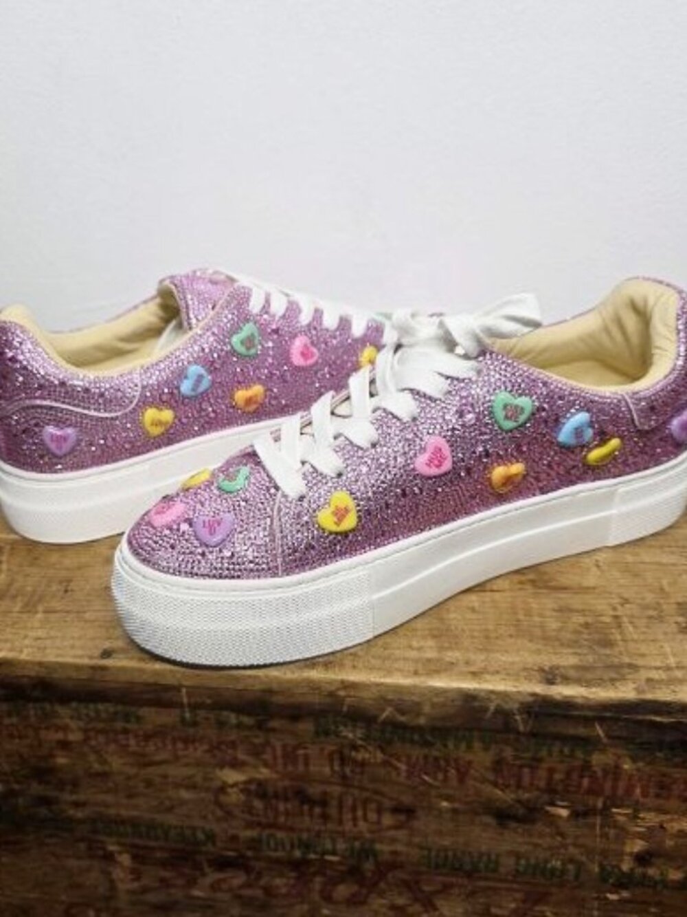 Betsey Johnson $109 Sidny Pink Multi Conversations Hearts Sz 10 NIB! - Picture 3 of 9